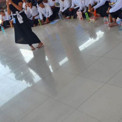 Selaraskan Program Green Dharma, Pasraman Kilat Pelajar Hindu Mataram Kampanyekan Pengurangan Sampah Plastik