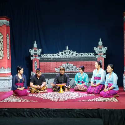 Sampaikan Pesan Moderasi dan Toleransi di TVRI, Penyuluh Agama Hindu Kemenag Klungkung Bedah Ajaran Tat Twam Asi
