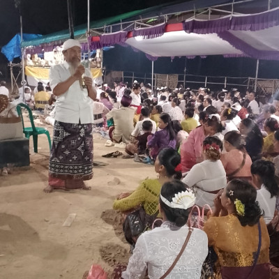 Bertepatan dengan Purnama Ketiga, Semangat Gotong Royong Warnai Pelaksanaan Pujawali di Lampung Tengah