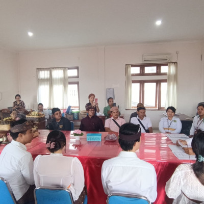 Wujudkan Keluarga Harmonis dan Peduli Lingkungan, Calon Pengantin Hindu Dibekali Pemahaman Dasar Dharmika