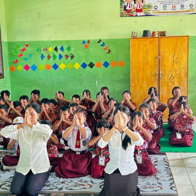 Tanamkan Widhi Sradha Sejak Dini, 30 Anak ROHIN Tulang Bawang Barat Diajak Praktik Sadhana Tri Sandhya