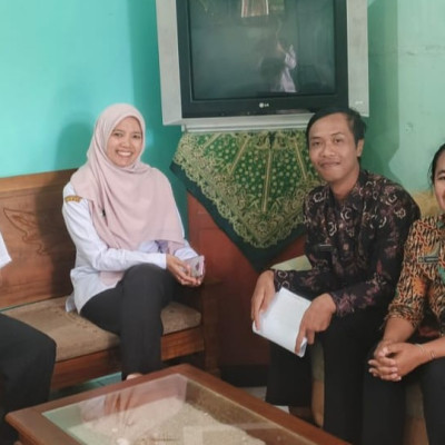 Jamin Hak Pendidikan Agama Siswa Hindu, Penyuluh Kemenag Semarang Terjun Bimbing Sekolah di Salatiga