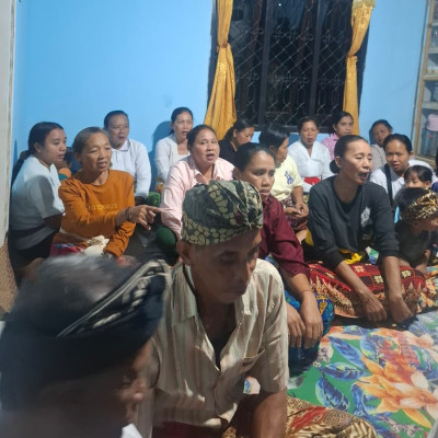 Sembahyang Kamis Kliwon Jadi Ruang Umat Hindu Tanggamus Menghayati Panca Sradha