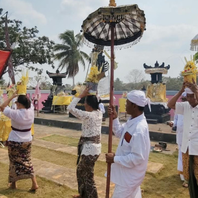 Perkuat Keharmonisan di Perbatasan, Umat Hindu Daerah 3T di Merauke Gelar Pujawali Pura Widya Natha