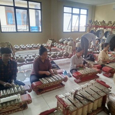 UKM Karawitan STAHN Jawa Dwipa Jadi Ruang Generasi Muda Merawat Budaya Jawa