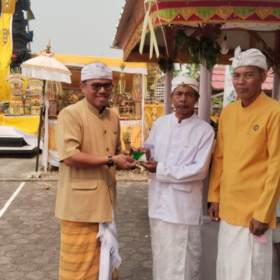 Perkuat Jaminan Sosial Pelayan Keagamaan, Bimas Hindu Maluku Serahkan Kartu BPJS Ketenagakerjaan di Seram Bagian Timur