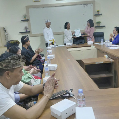 Penguatan Program Prioritas RBKS, Pembimas Hindu Sulsel Serahkan Legalitas SKT dan Gelar Konseling Pranikah di Makassar