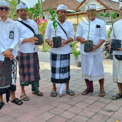 Wujudkan Palemahan Berkelanjutan, Bimas Hindu Bangli Galang Aksi Penanaman Pohon dan Pelestarian Alam di Pasraman