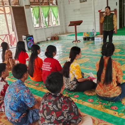 Jangkau Wilayah Pelosok, Bimas Hindu Bekali Remaja Katingan Edukasi Antinarkoba dan Pencegahan Pernikahan Anak
