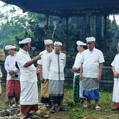 Ritual Mendak Toya dan Pecaruan Eka Sata di Pura Parhyangan Agung Jagatkartta Gunung Salak